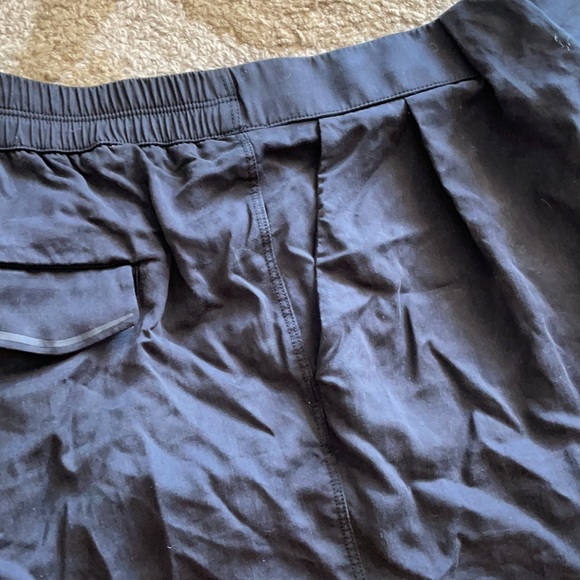 Lululemon black shorts - Picture 4 of 5